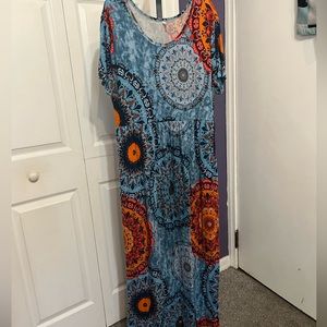 WOMEN’S SZ 2 XL LONG DRESS  PLUS SZ xxl
